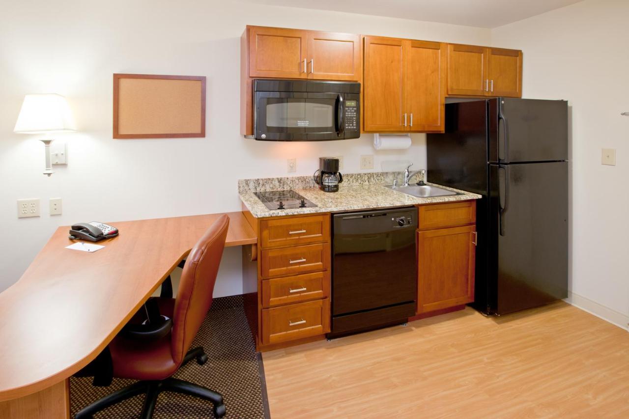 Queen Studio Suite - Hearing Accessible/ Non-Smoking at Candlewood Suites Radcliff - Fort Knox by IHG