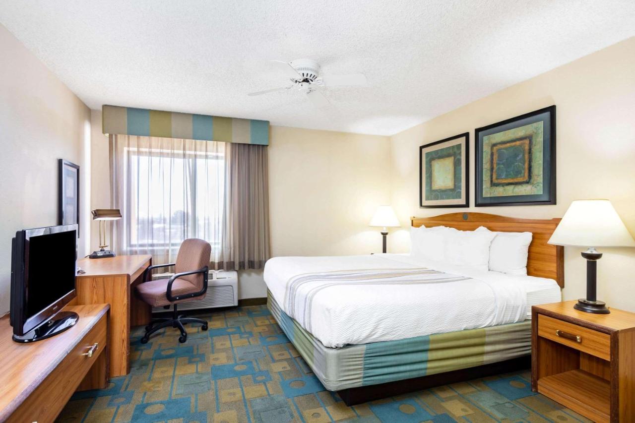 King Room - Mobility Access/Non-Smoking at La Quinta Inn & Suites by Wyndham El Paso East