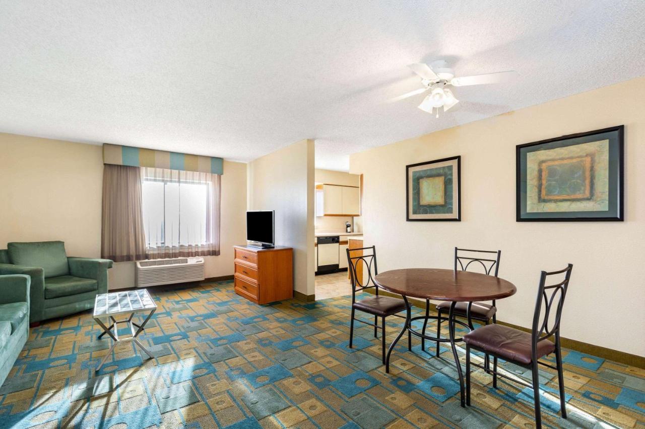One-Bedroom King Apartment with City View - Non-Smoking at La Quinta Inn & Suites by Wyndham El Paso East