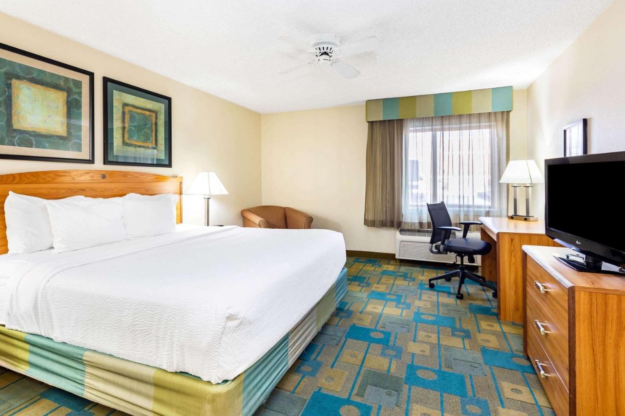 One-Bedroom King Suite with Limited View - Non-Smoking at La Quinta Inn & Suites by Wyndham El Paso East