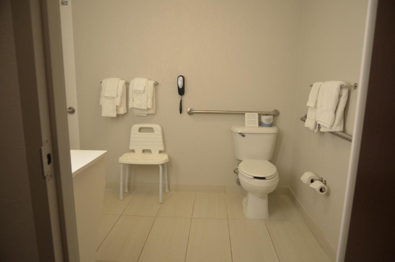 Suite with Two Double Beds - Hearing Accessible Tub - Non-Smoking at Holiday Inn Express & Suites Rochester by IHG