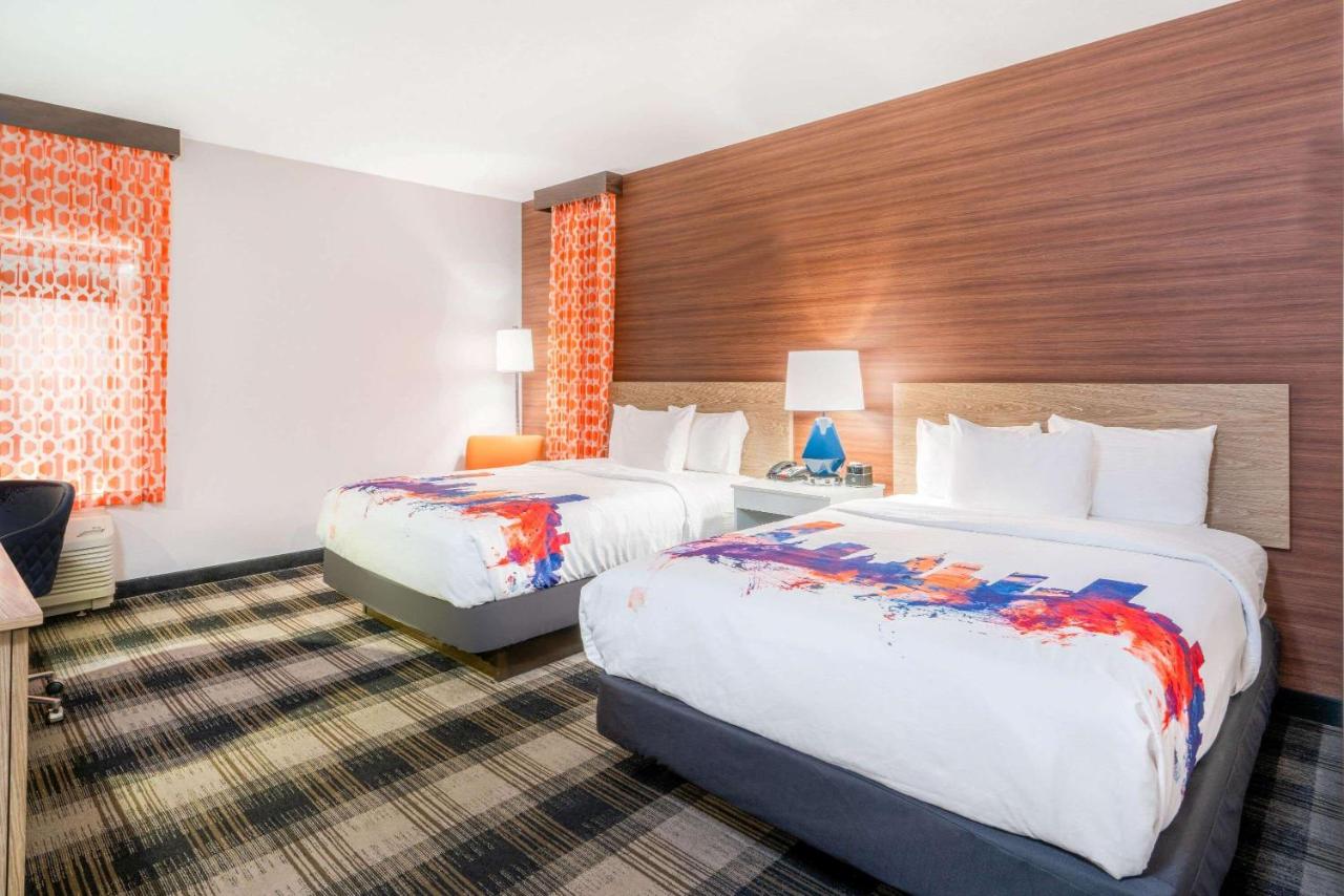 Queen Room with Two Queen Beds at La Quinta Inn & Suites by Wyndham Oklahoma City Airport