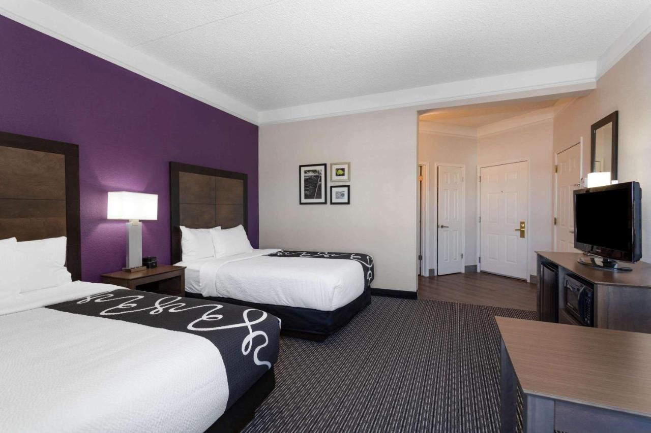 Deluxe Double Room with Two Double Beds at La Quinta Inn & Suites by Wyndham Denver Boulder-Louisville