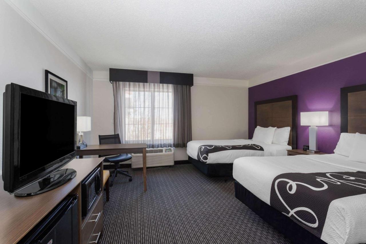Deluxe Double Room with Two Double Beds at La Quinta Inn & Suites by Wyndham Denver Boulder-Louisville