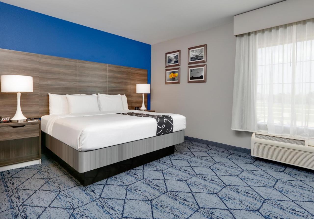 King Room - Non-Smoking at La Quinta Inn & Suites by Wyndham Denton - University Drive