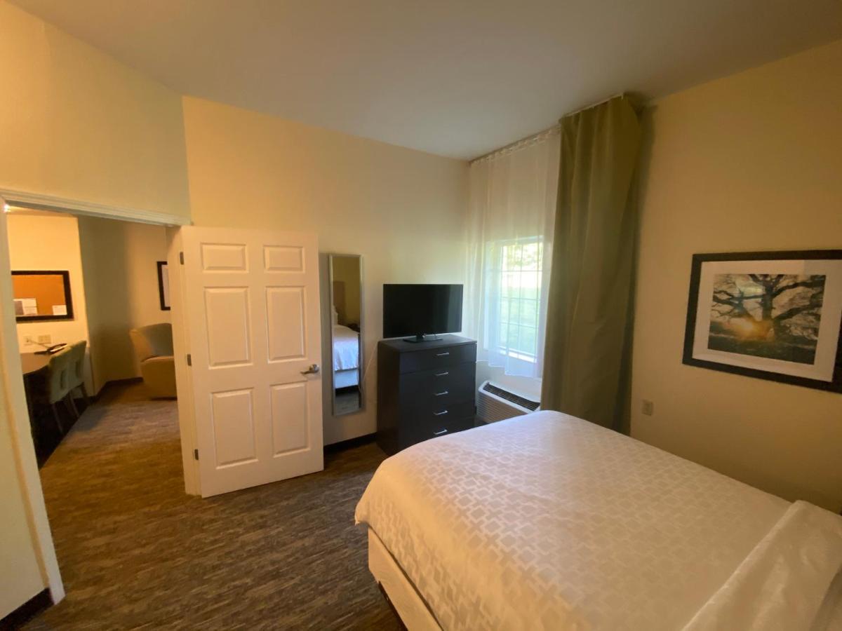 King Suite - Non-Smoking at Candlewood Suites Hattiesburg, an IHG Hotel