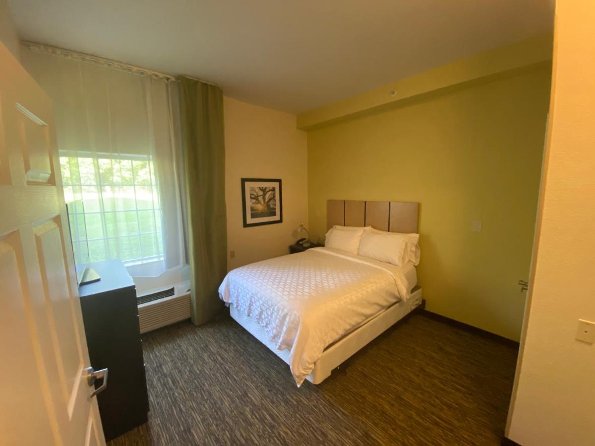 King Suite - Non-Smoking at Candlewood Suites Hattiesburg, an IHG Hotel