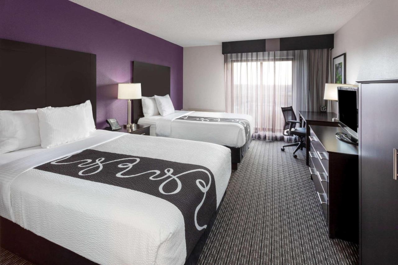 Deluxe Double Room with Two Double Beds at Bloom Hotel