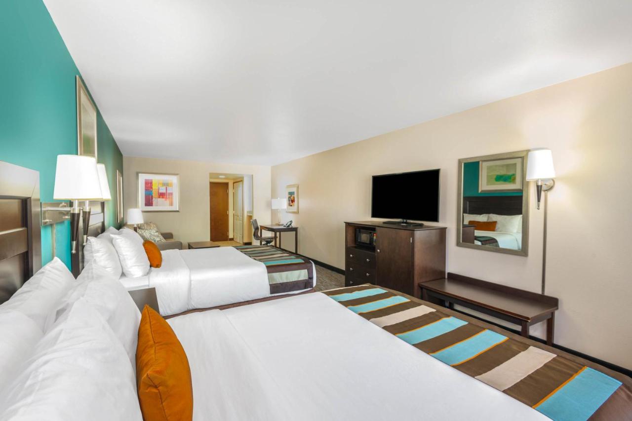 2 Queen beds, Sleeper Sofa, Non-Smoking at Wingate by Wyndham St. George