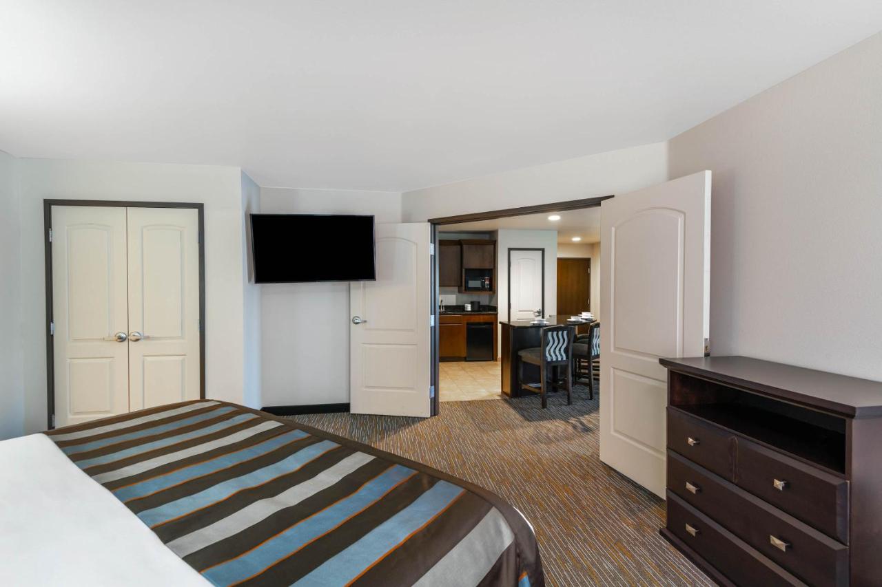 Junior King Suite - Non-Smoking at Wingate by Wyndham St. George
