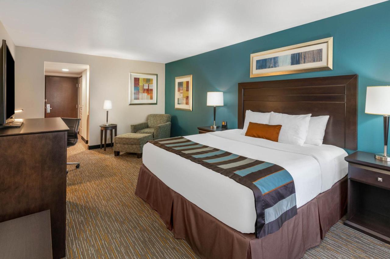 King Room - Disability Access/Non-Smoking at Wingate by Wyndham St. George