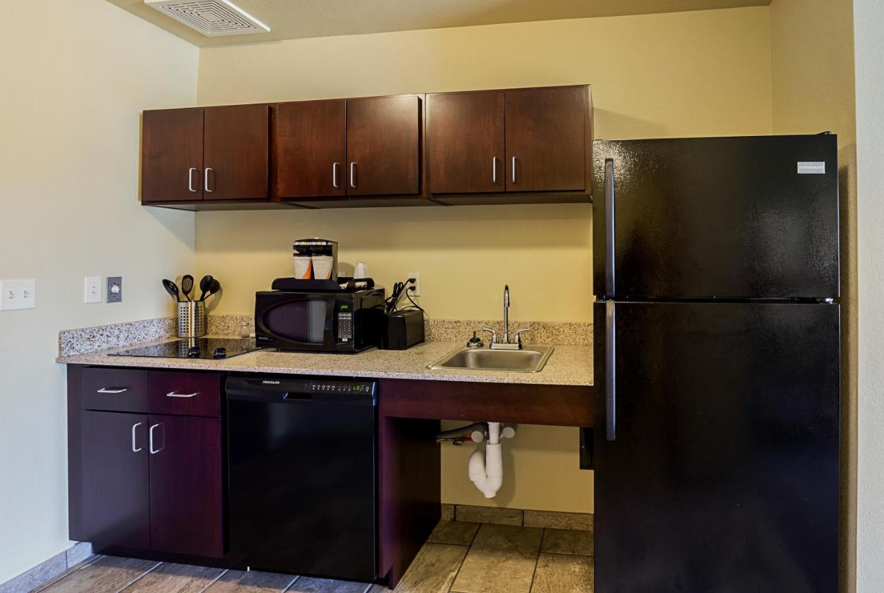 One-Bedroom Suite at Cobblestone Inn & Suites - Altamont