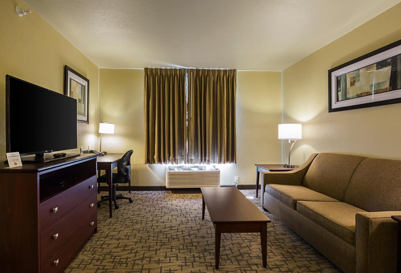 One-Bedroom Suite at Cobblestone Inn & Suites - Altamont