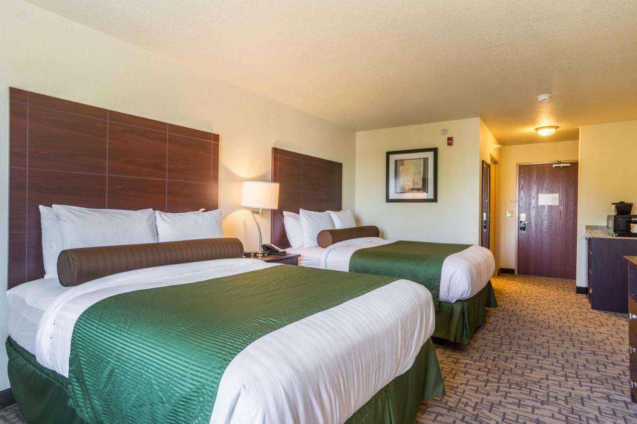 Deluxe Queen Room at Cobblestone Inn & Suites - Lakin