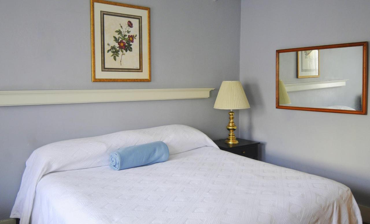 Standard King Room at Hotel Coolidge