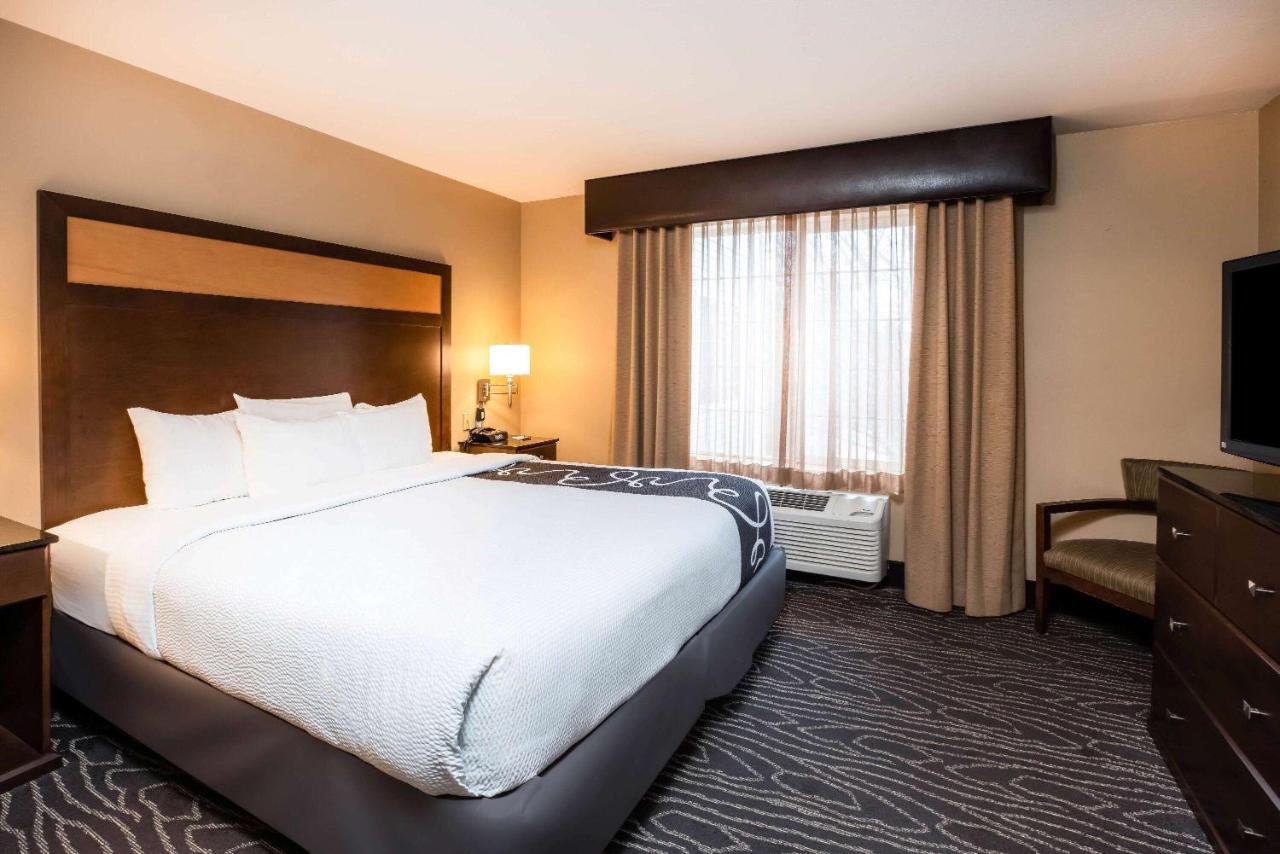 Deluxe King Suite with Sofa Bed at La Quinta Inn & Suites by Wyndham Eugene