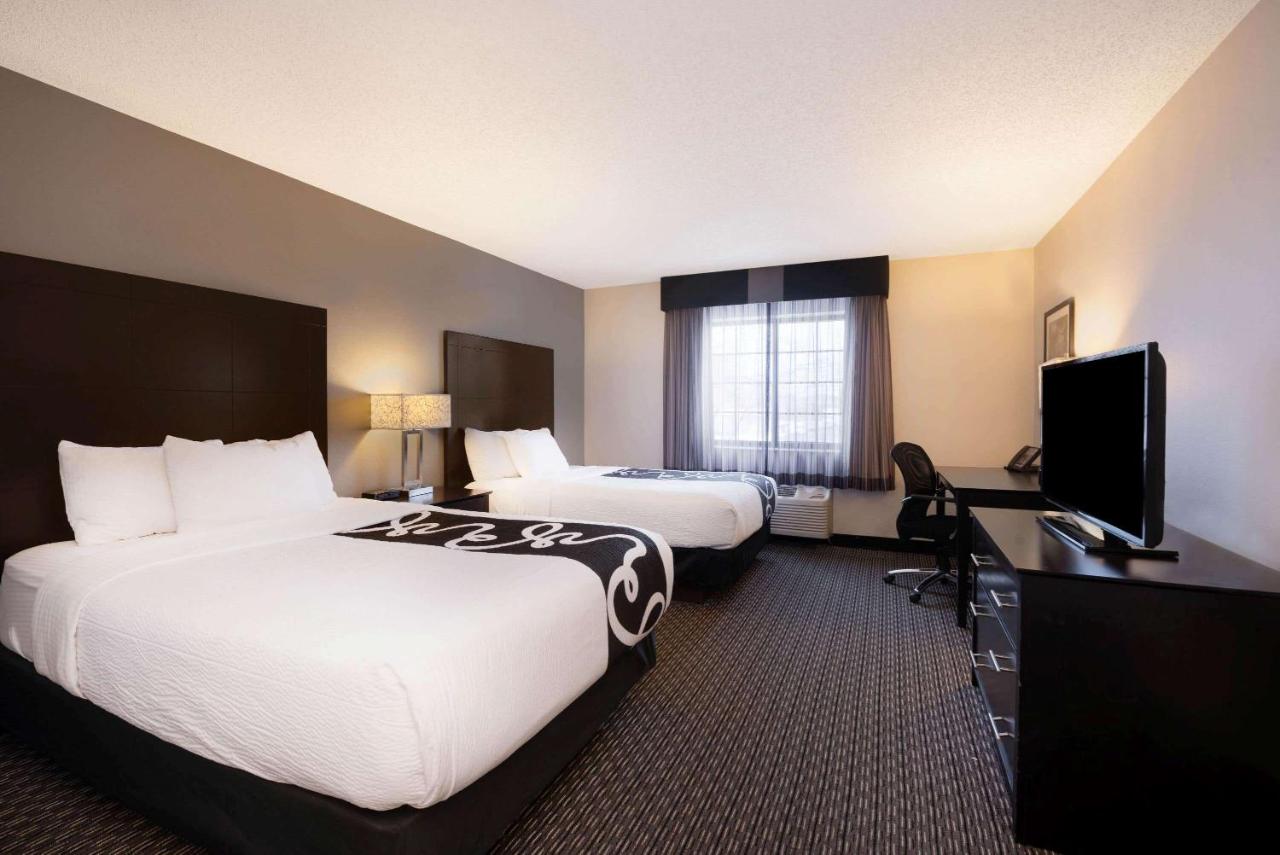 2 Full Beds, One-Bedroom Suite, Non-Smoking at La Quinta Inn & Suites by Wyndham Cleveland Macedonia