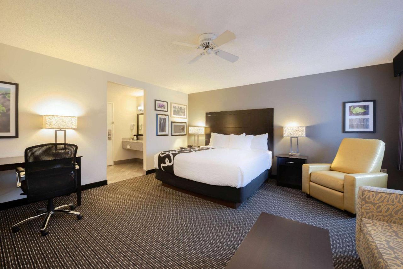 Deluxe King Studio Suite - Non-Smoking at La Quinta Inn & Suites by Wyndham Cleveland Macedonia