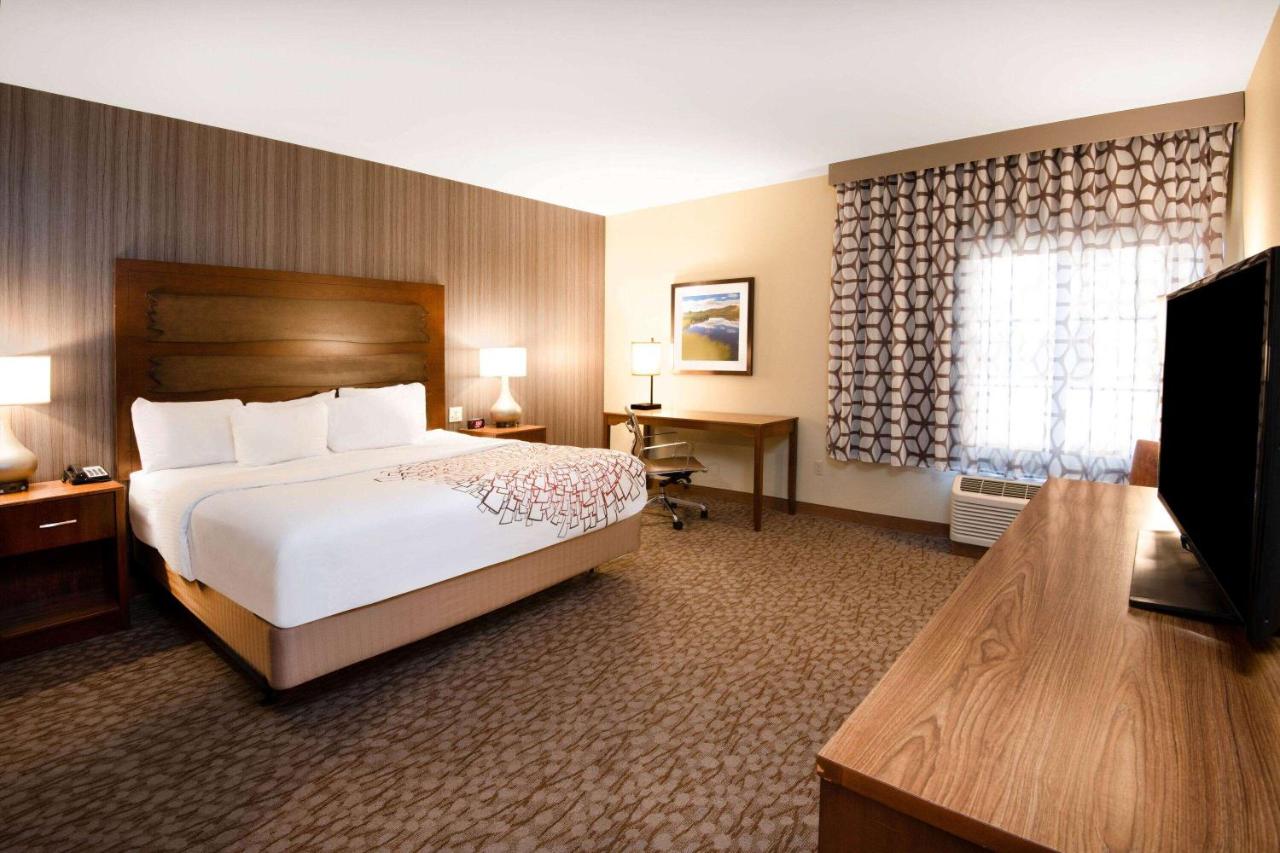 King Room with Mobility/Hearing Impaired Access - Non-Smoking at La Quinta Inn & Suites by Wyndham Durango