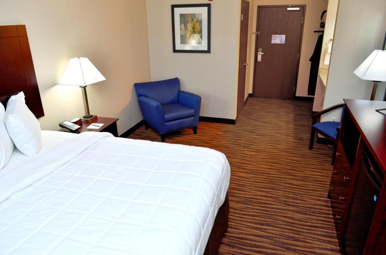 Standard King Room at Cobblestone Inn & Suites - Monticello