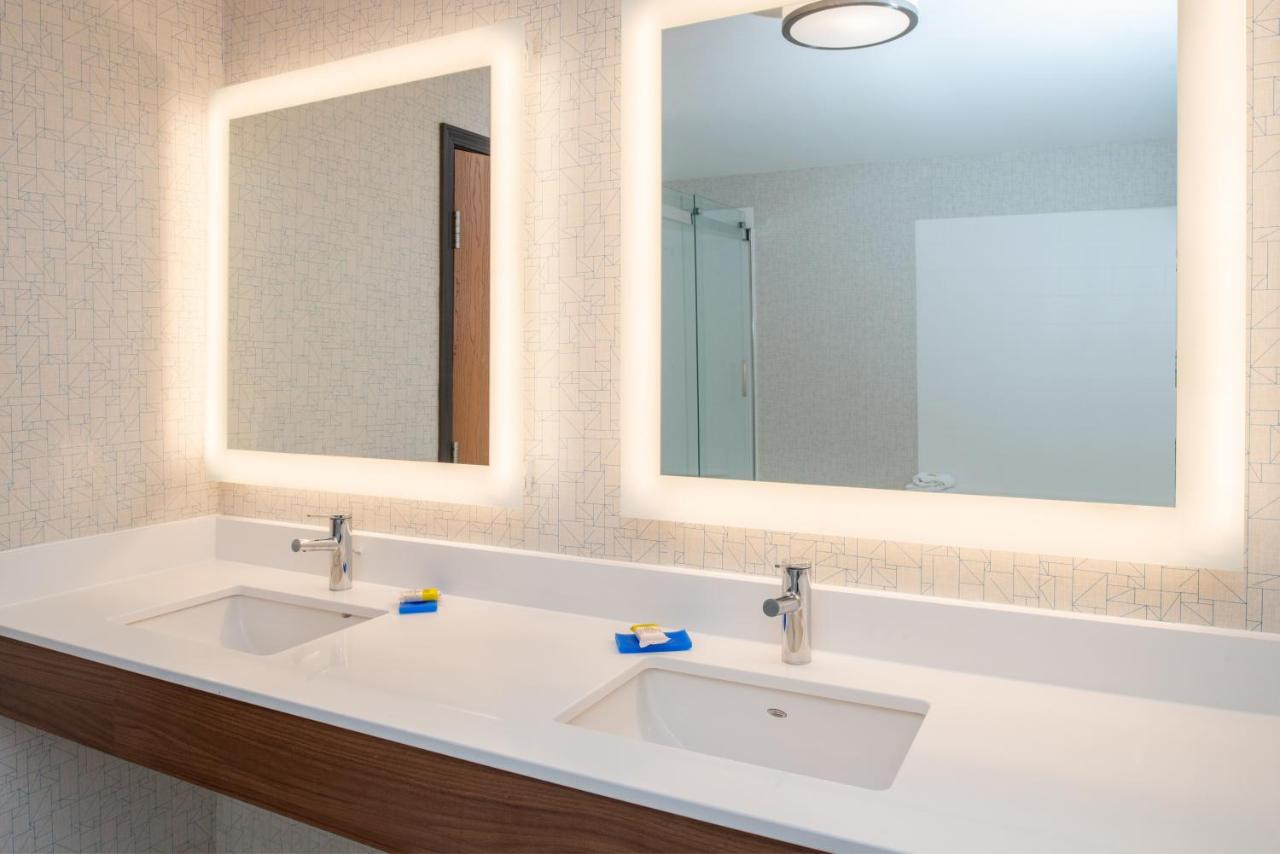 Executive Queen Suite - Non-Smoking at Holiday Inn Express & Suites Gunnison by IHG