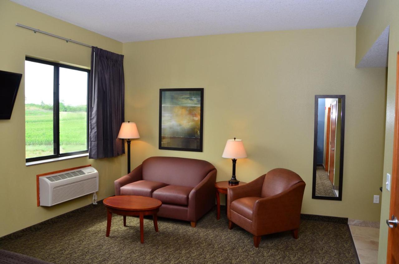 King Suite at Cobblestone Inn & Suites - Newton