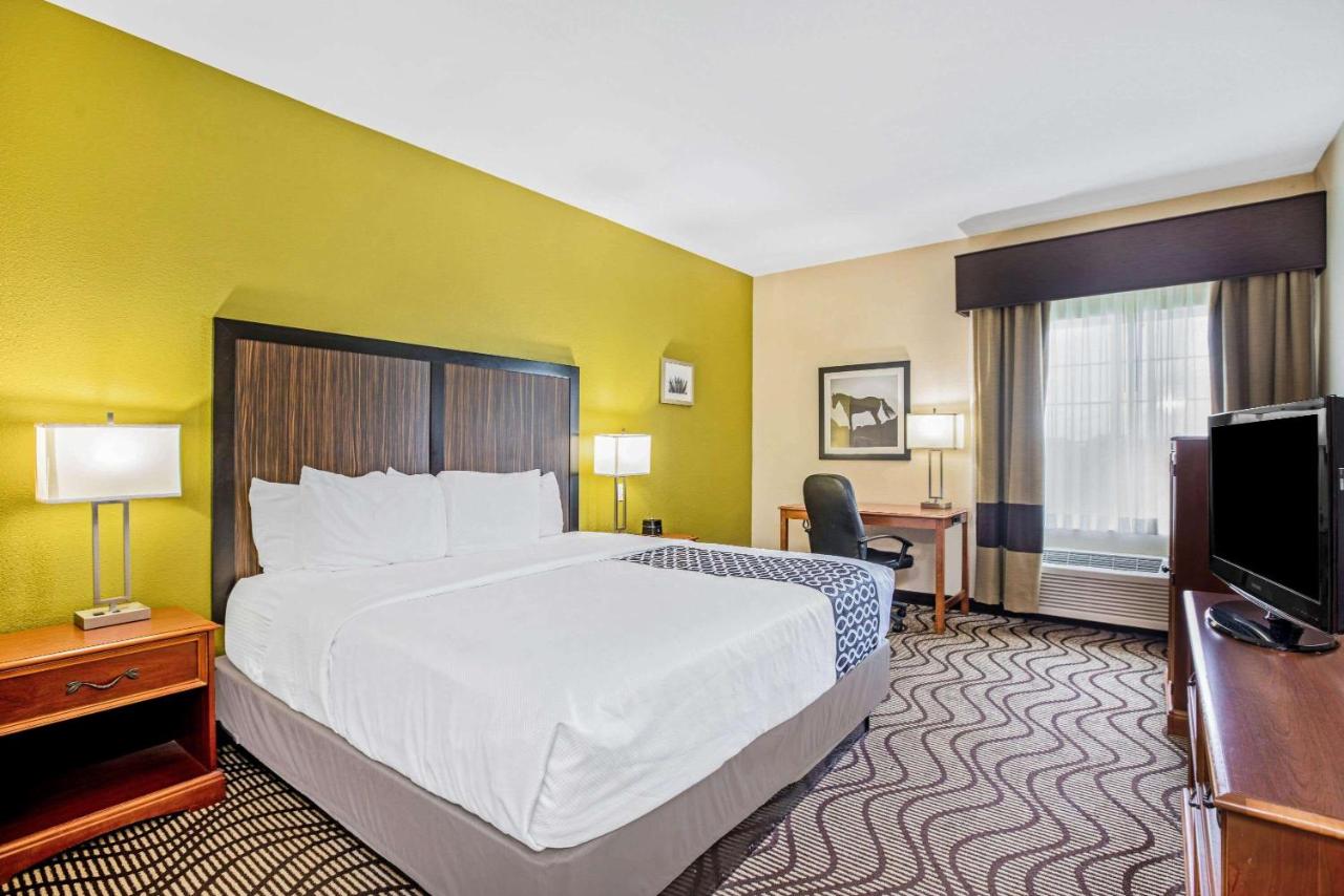 King Room - Mobility Access/Non-Smoking at La Quinta Inn & Suites by Wyndham Corpus Christi Northwest