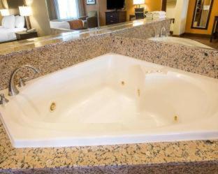 Room #27587410 at Comfort Suites Clovis - Fresno