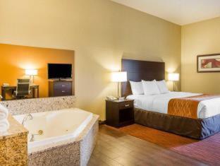 Room #27587410 at Comfort Suites Clovis - Fresno
