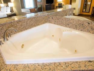 Room #27587410 at Comfort Suites Clovis - Fresno