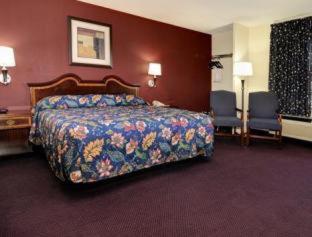 Room #45910713 at Econo Lodge Glade Springs I-81