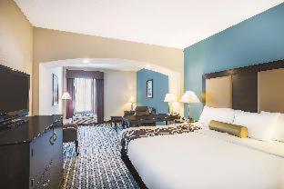 Room #31598309 at La Quinta Inn & Suites by Wyndham Stonington-Mystic Area