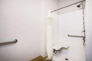 Room #31598312 at La Quinta Inn & Suites by Wyndham Stonington-Mystic Area