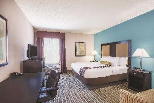 Room #31598313 at La Quinta Inn & Suites by Wyndham Stonington-Mystic Area