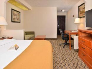 Room #17291414 at Quality Inn & Suites Jefferson City