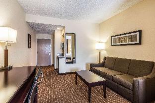 Room #49002216 at SureStay by Best Western Marion