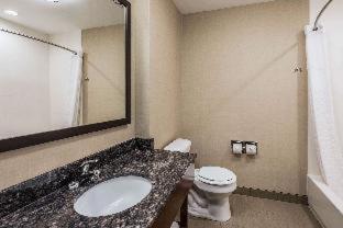 Room #49002216 at SureStay by Best Western Marion
