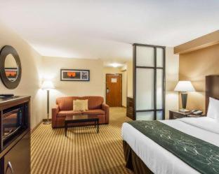 Room #29930506 at Comfort Suites Wenatchee Leavenworth