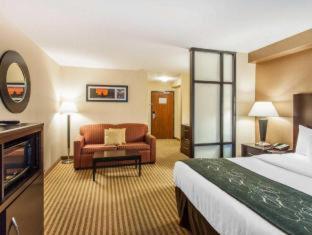 Room #29930506 at Comfort Suites Wenatchee Leavenworth