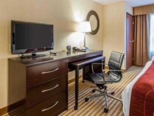 Room #29930507 at Comfort Suites Wenatchee Leavenworth