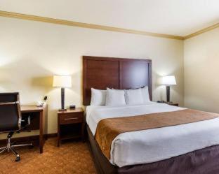 Room #29067308 at Comfort Suites near NASA - Clear Lake