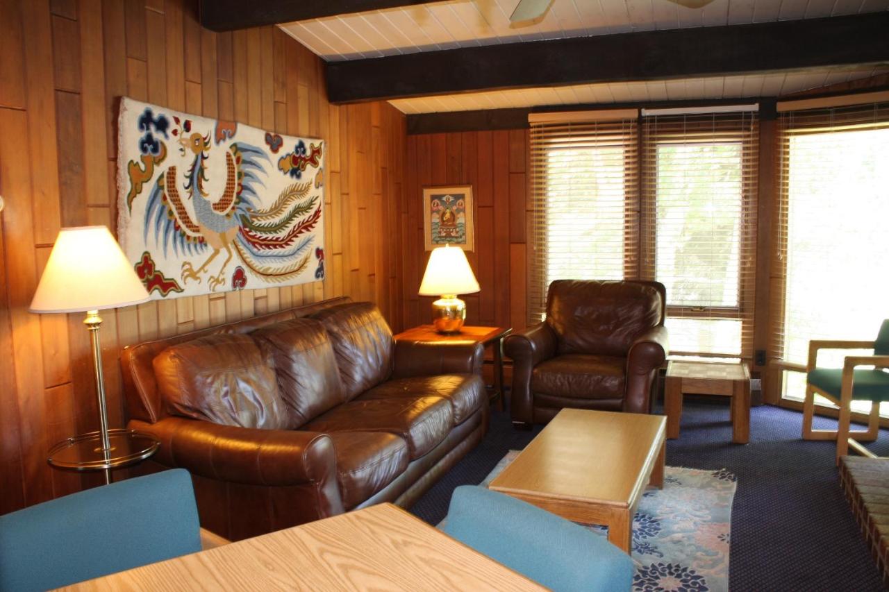 Two-Bedroom Condo With Bathroom at St. Moritz Lodge & Condominiums