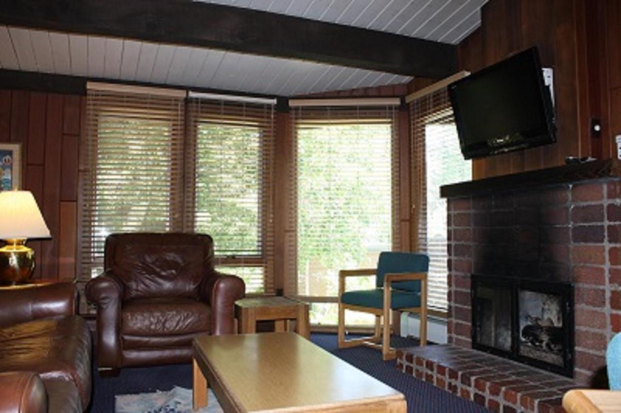 Two-Bedroom Condo With Bathroom at St. Moritz Lodge & Condominiums