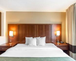 Room #30239010 at Comfort Suites Airport