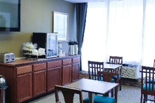 Room #450512624 at Travelodge by Wyndham Zanesville
