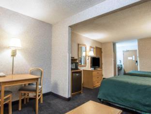 Room #24005911 at Quality Suites San Diego Otay Mesa
