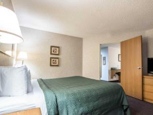Room #24005912 at Quality Suites San Diego Otay Mesa