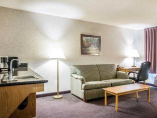 Room #24005912 at Quality Suites San Diego Otay Mesa
