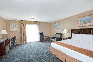 Room #33737818 at Howard Johnson by Wyndham Torrance