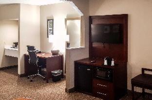 Room #49167904 at Comfort Suites Knoxville Airport